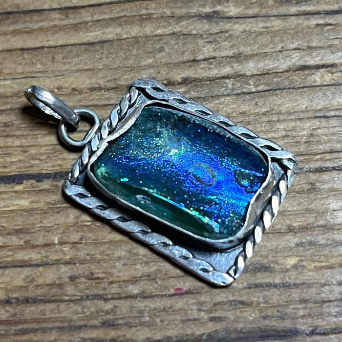 Pendant - One of a kind, Roman Glass Fragment Set in 925 Sterling Silver - Image 3